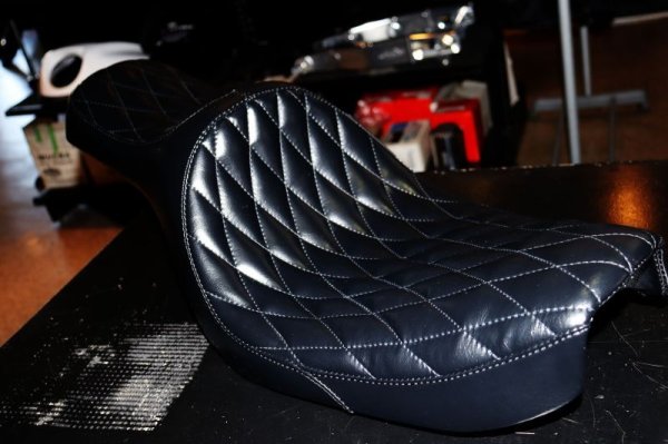 画像4: ‘99~‘03 ダイナ用　ダブルシート(ダイヤステッチ) ※※在庫なしの場合発送までに2か月ほどお日にち頂いております※※ (4)